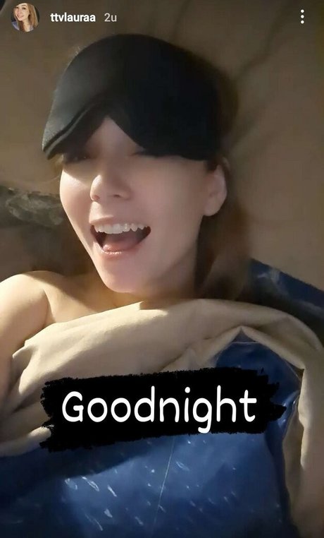 lauraa erotic actress picture