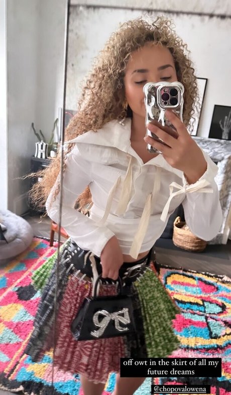 Ella Eyre star hd photos