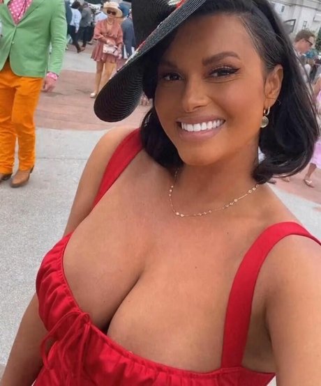 Joy Taylor star sexy pictures