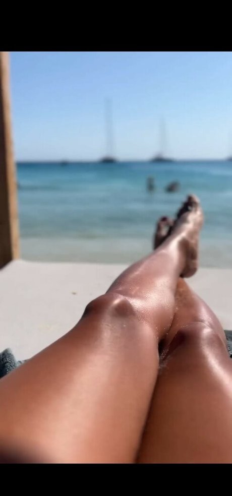 Joy Taylor hot actress image