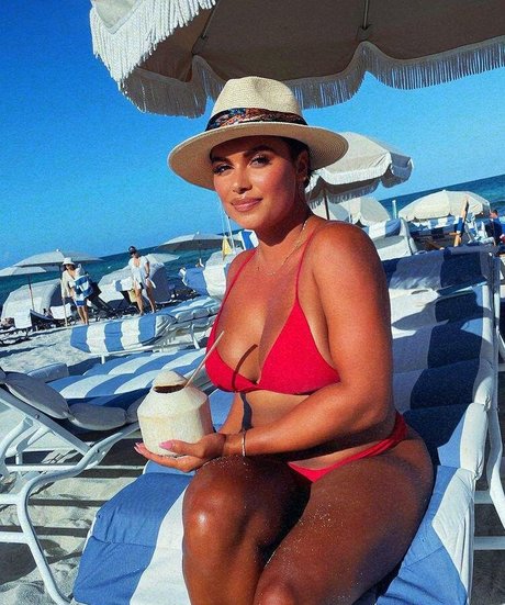 Joy Taylor star hot photo