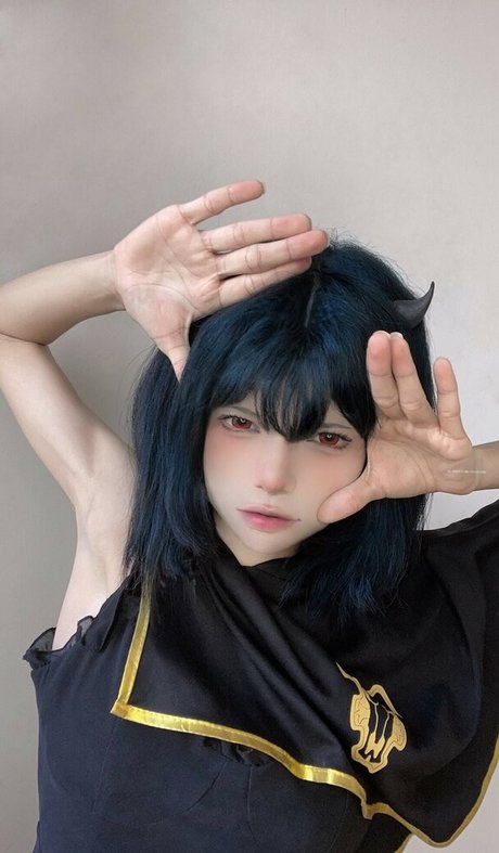 Vamp car art actress photo