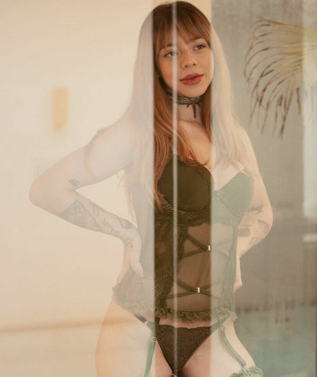 Brendazelinski high quality model picture