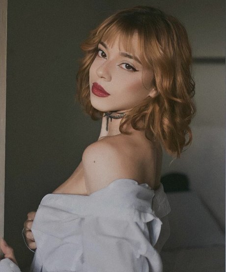 Brendazelinski adult model galleries