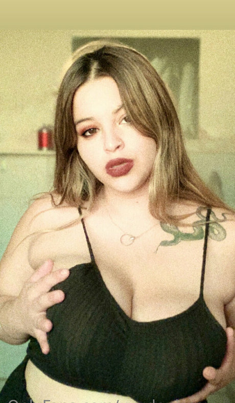 shaved onlyfans hot naked picture