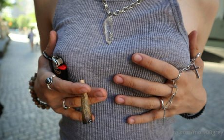 more00grey nudes star gallery