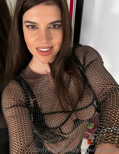 yasmineamory nude thumbnail