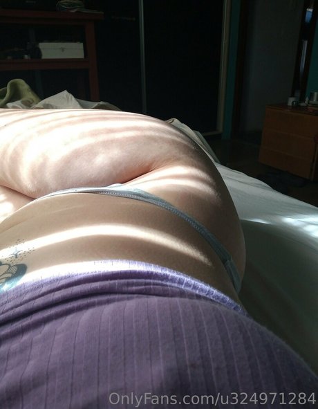 candecandys pornstar naked pic