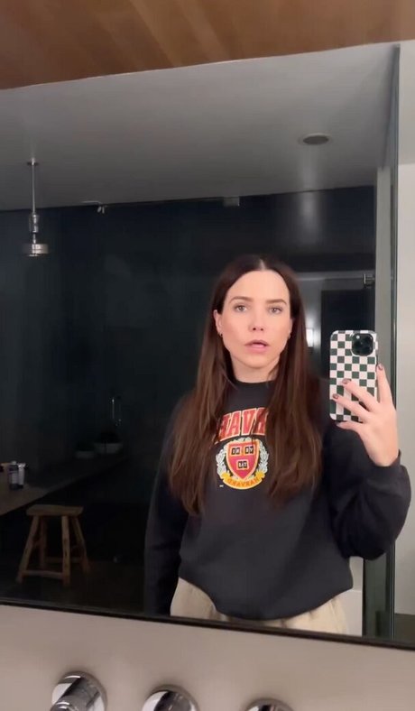 Sophia Bush hd actress images