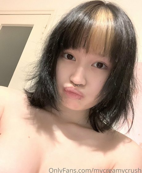 lewdcapy model naked pic