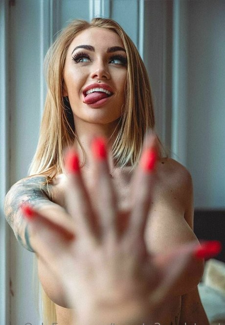 twenty3paulstreet art model pic