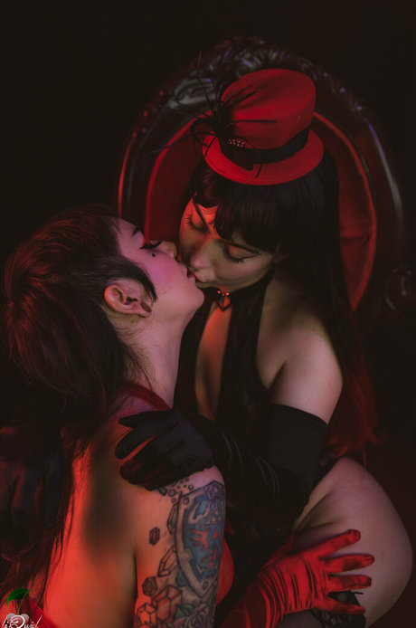 Synthia Valentine art actress gallery