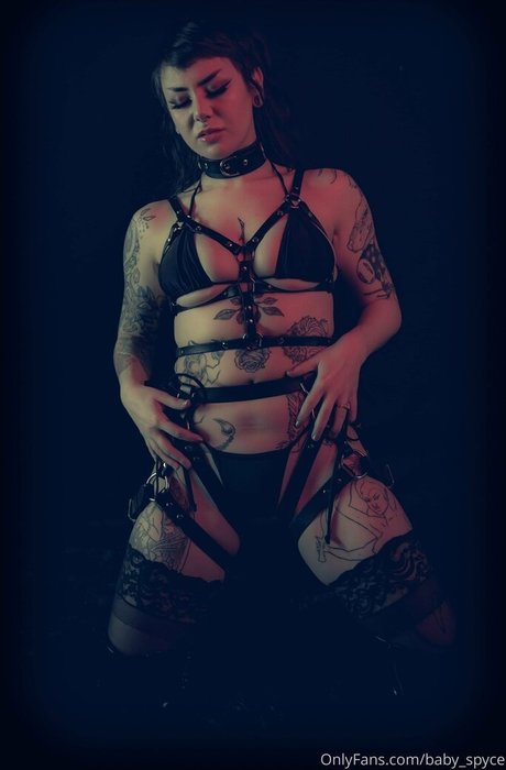 Synthia Valentine model porn picture