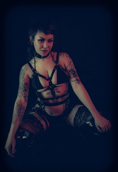 Synthia Valentine porn actress picture