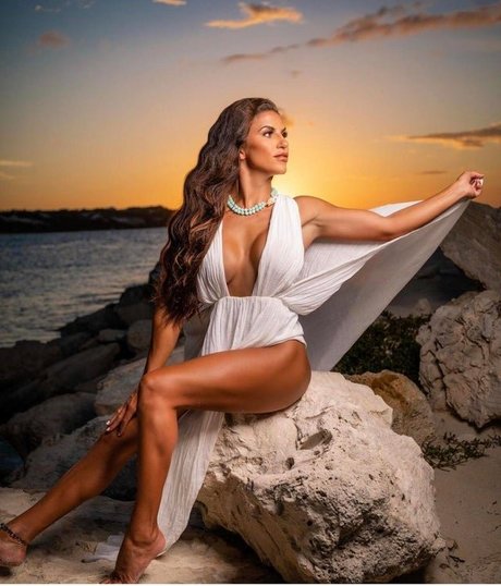 Robbie Hanna star galleries