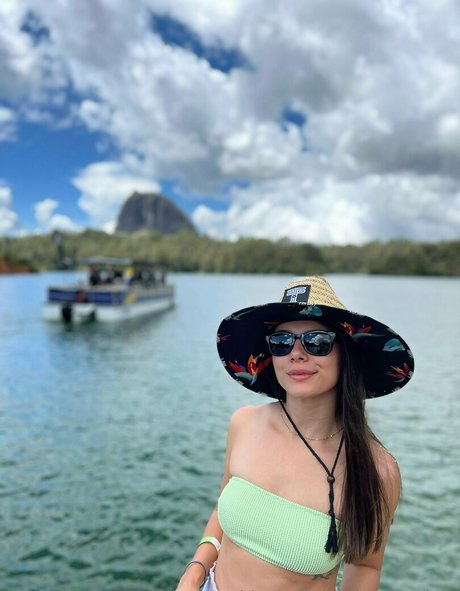 Gabriela Bianca star perfect image