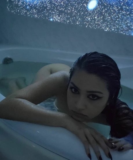 Exoticwildflower top model picture