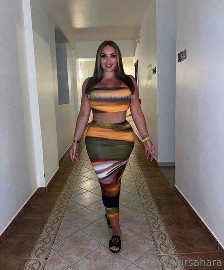 noirsahara hot pornstar picture