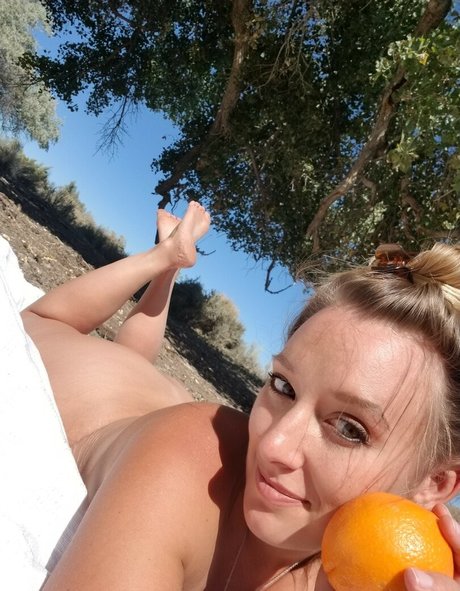 Summers VonHesse model naked images