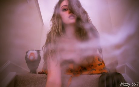 Izzy xx hot actress photo