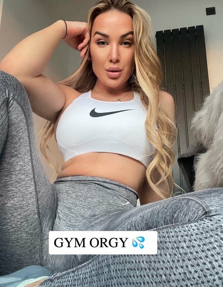 huge shemale onlyfans sex photos