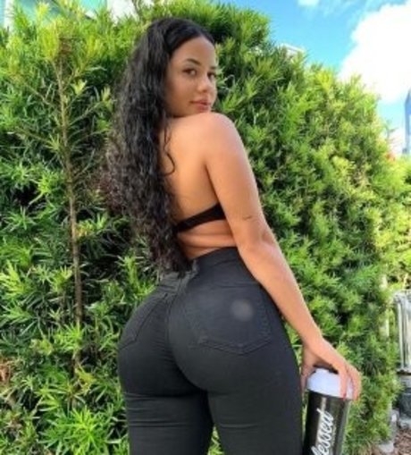 no panties onlyfans best pic