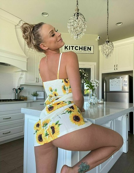 Emma Hix pornstar hd images