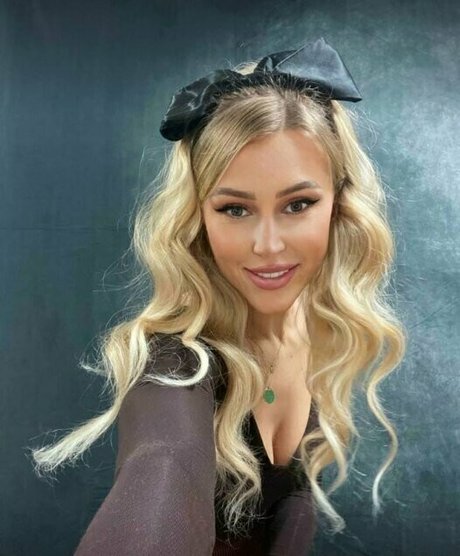 cute redhead onlyfans erotic pic