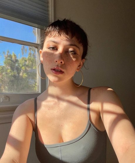 Anuhea Nihipali model art pic