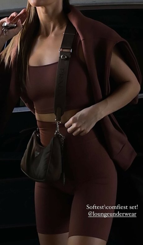 medium tits onlyfans beautiful picture