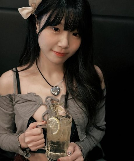 sooflower art model pic