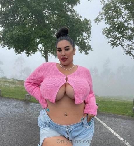 outdoor shower onlyfans exclusive photos