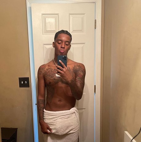 datwayaton star naked photo