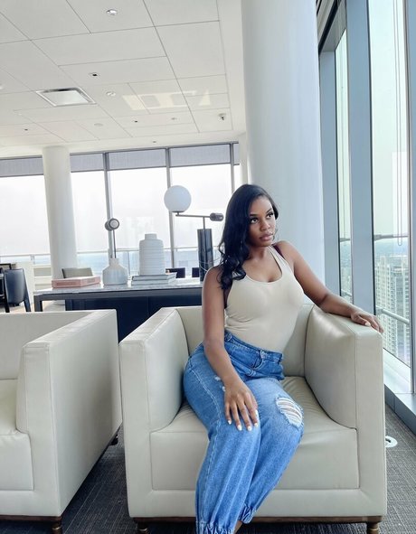 curvy babe onlyfans hot sex pics