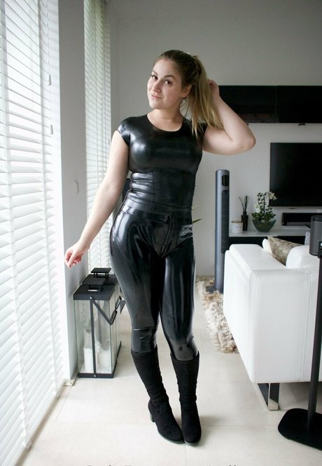 huge tits milf onlyfans pornographic img