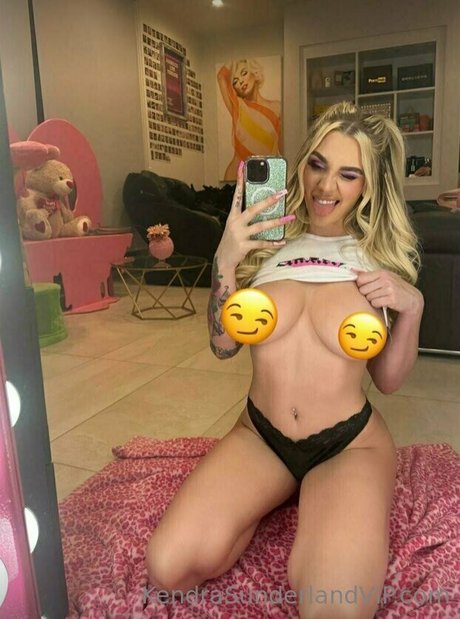 KendraSunderland pretty model galleries