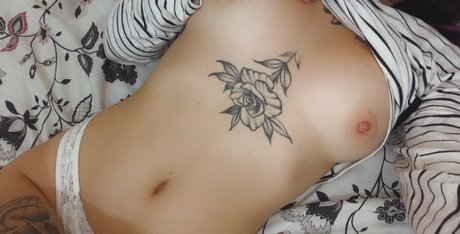 curvy lesbian onlyfans adult pictures