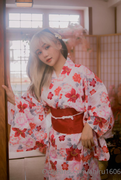 light onlyfans hot sexy img