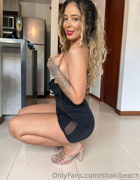 Shakibeach model photos