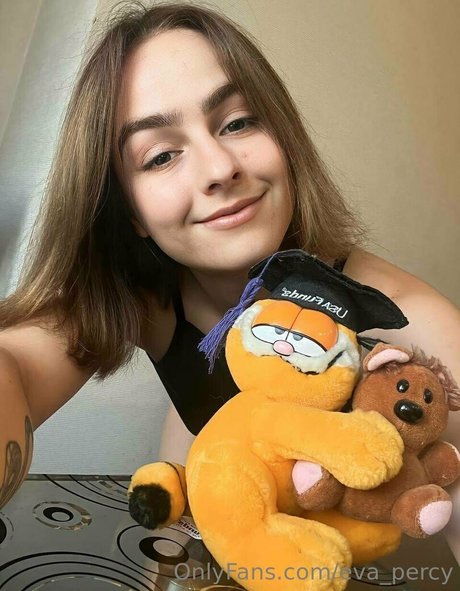 eva percy high quality model image