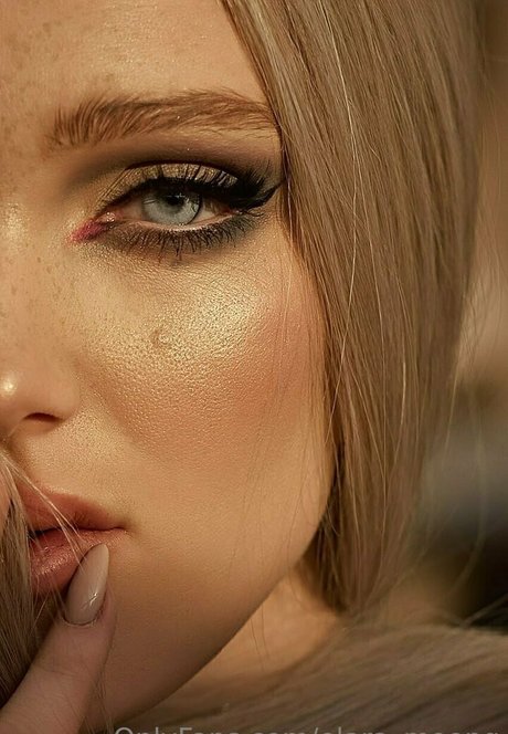 mouth onlyfans pornographic pic