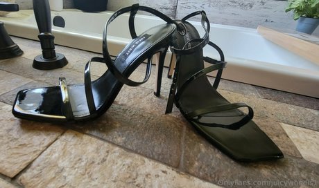 outdoor shower onlyfans beautiful xxx images