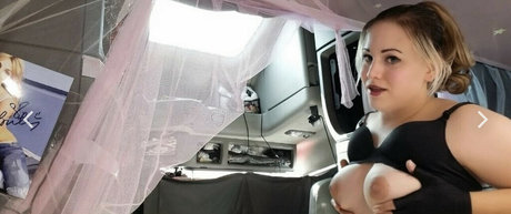 amateur blonde onlyfans nude pics