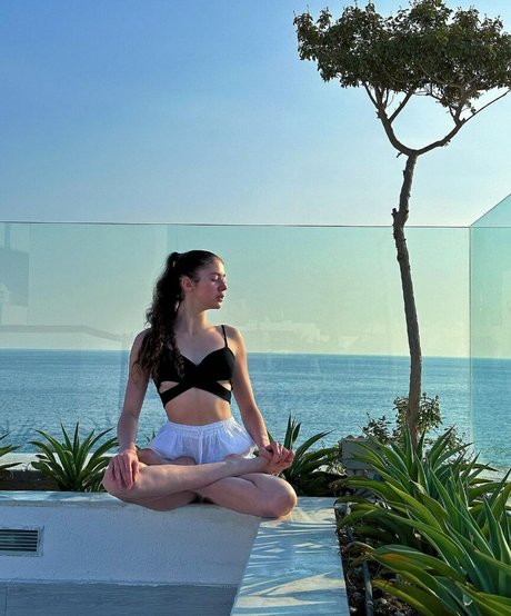 petite big ass onlyfans pornos image