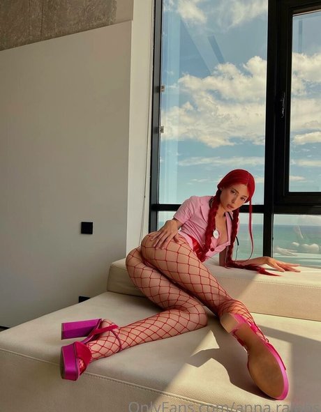 Anna Ralphs star best images