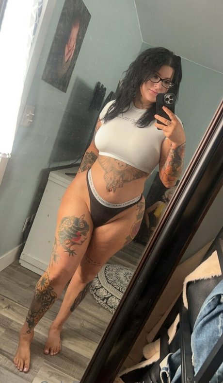 devinebria star hot images