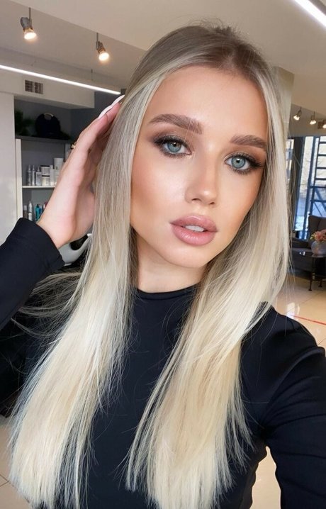 Polina Malinovskaya pretty star photo