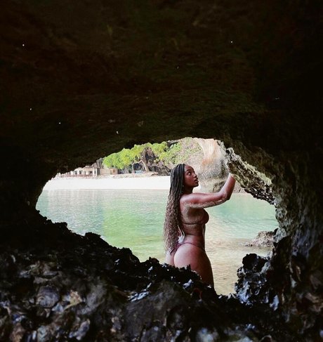 young asian onlyfans porn photos