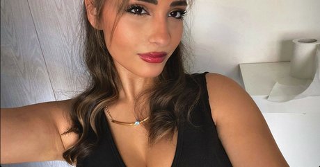 Aviya Danino erotic actress img