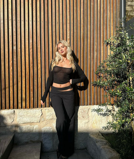 asian onlyfans beautiful photo